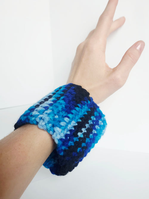 Blue clothe bracelets